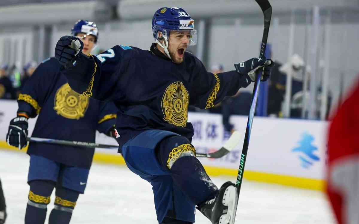 Отандастарымыз хоккейден екінші жыл қатарынан Азия чемпионы атанды