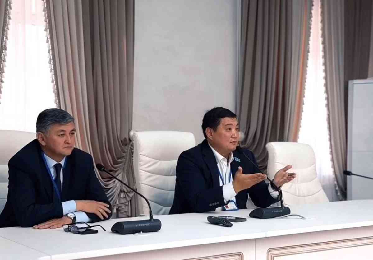 Цифрлық кодекс: Мәжіліс депутаты тараздық студенттерге цифрландыру саясатын түсіндірді