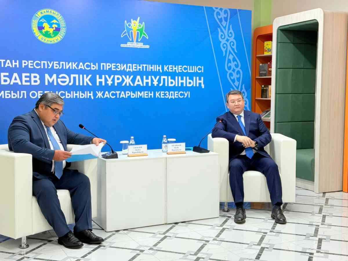 Мәлік Отарбаев жамбылдық жастармен кездесті