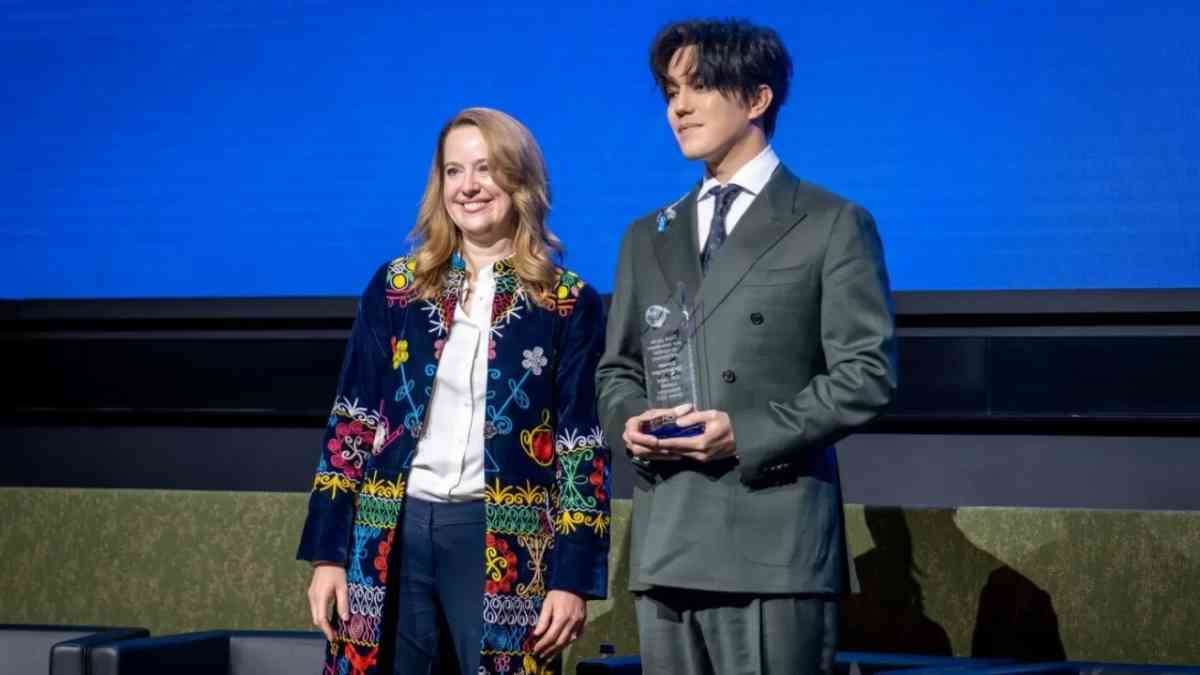 Женевада Димаш Құдайбергенге Ғаламдық ізгі ниет елшісі атағы берілді