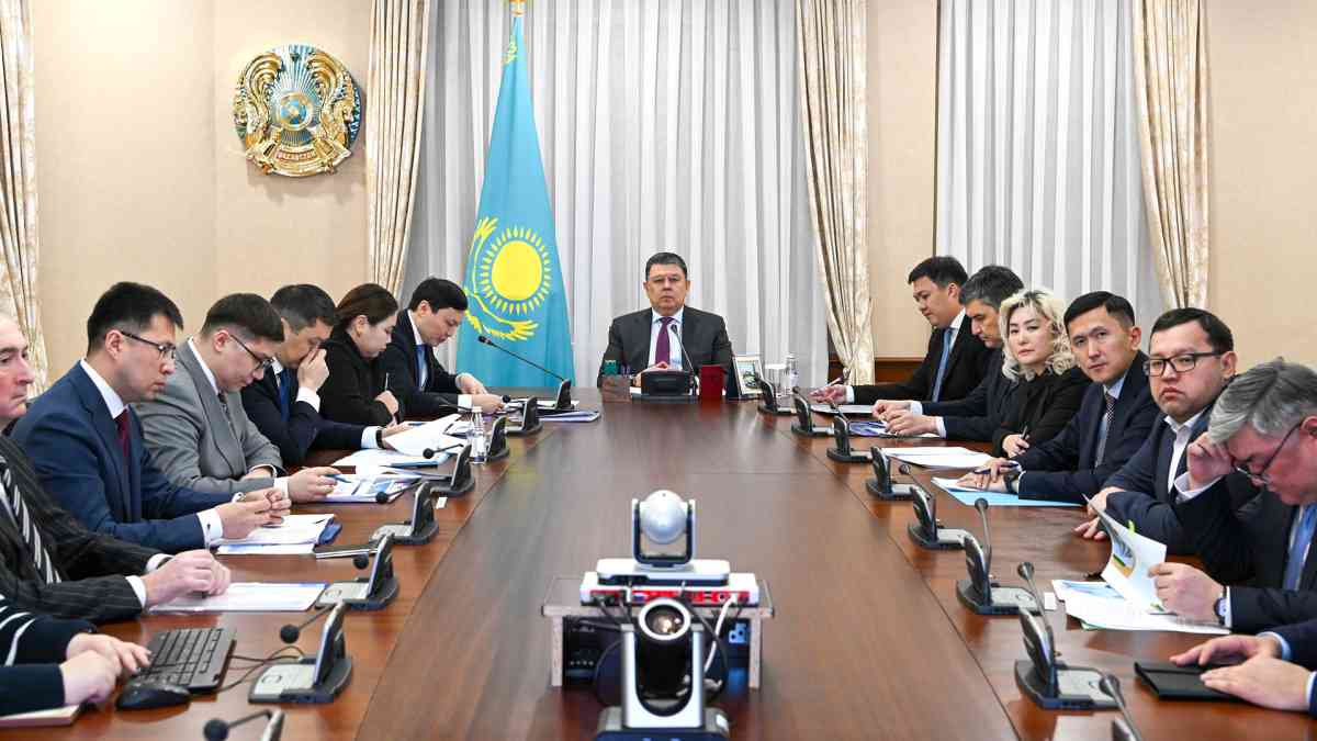 Қанат Бозымбаев Энергетикалық және коммуналдық секторларды жаңғырту бойынша отырыс өткізді