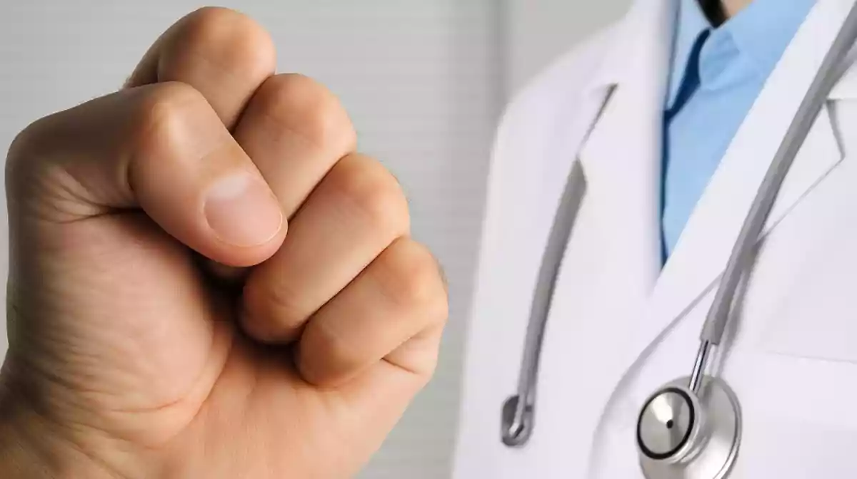 Қазақстанда медицина қызметкерлеріне зорлық-зомбылық жасағаны үшін жаза күшейеді