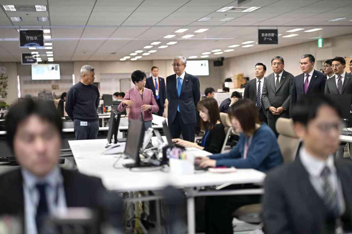 Президент Токионың Төтенше жағдайлар жөніндегі ахуалдық орталығын аралап көрді