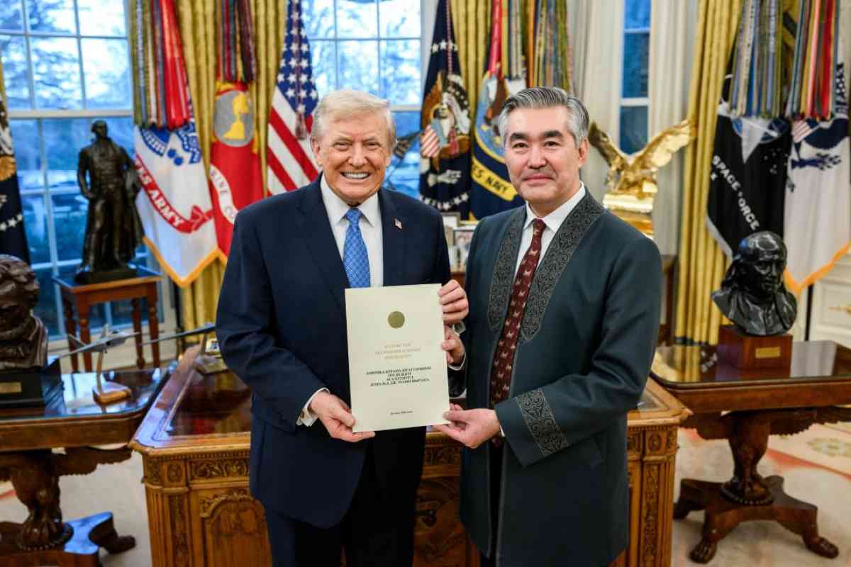 Қазақстан Елшісі Дональд Трампқа сенім грамоталарын табыстады