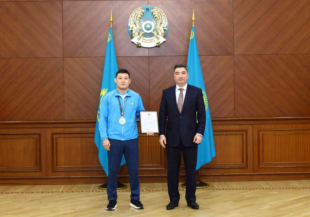 Жуалылық спортшы Премьер-министрдің алғыс хатымен марапатталды