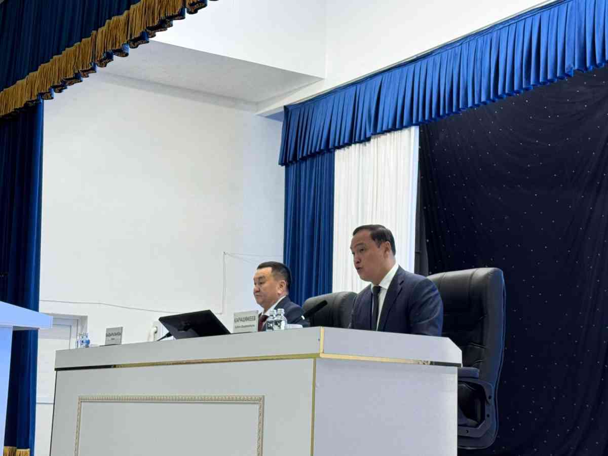 “Интернет баяу”: Ербол Қарашөкеев тұрғын көтерген мәселені тез арада шешуді тапсырды