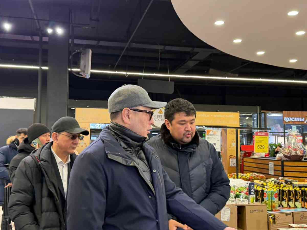 "Ешқандай өзгеріс, тапшылық жоқ": Арман Шаққалиев сауда желілеріне мониторинг жүргізді