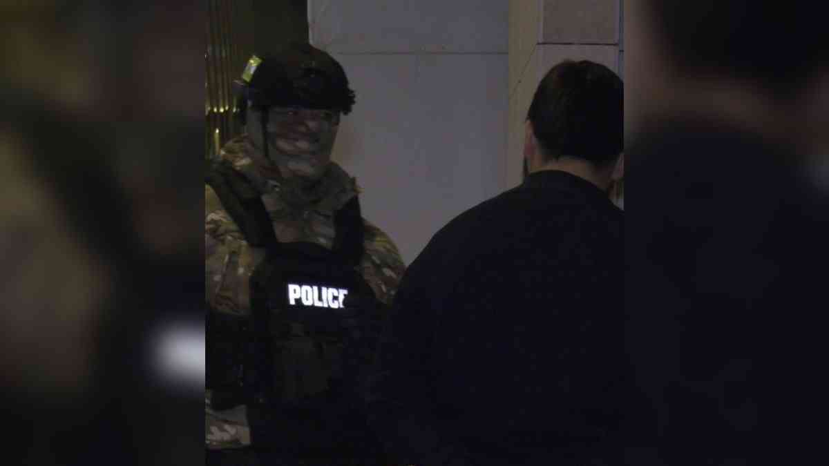 Алматыда түнгі клубтың аспазы есірткі таратты деген күдікке ілінді