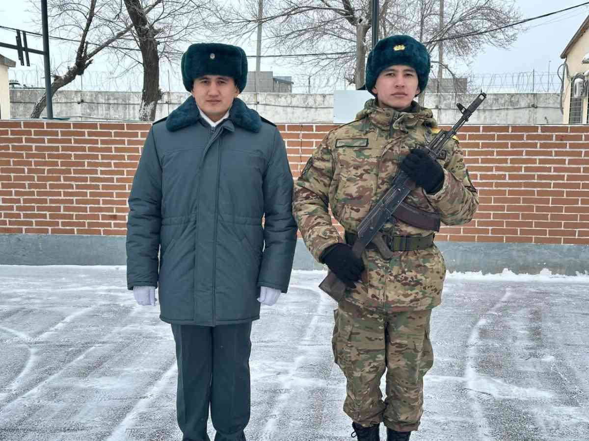 Ұлттық ұлан офицері туған інісінен Әскери ант қабылдады