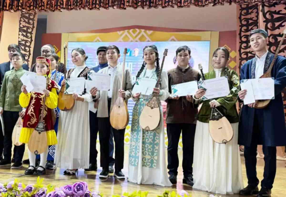 Таразда Жамбыл Жабаевтың 180 жылдығына орай оқушылар арасында аламан айтыс өтті