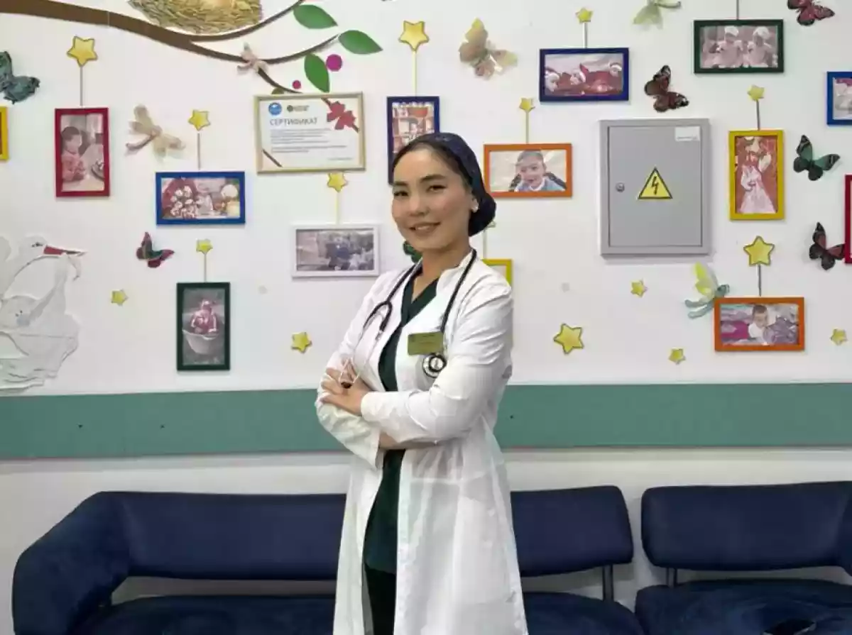 «Медицина саласына бала кезімнен қызықтым»: Жас медбике Шұғыла Орынбай мамандығы туралы айтты