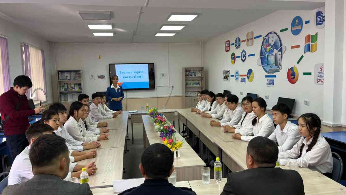 Жуалы ауданында колледж студенттермен кездесу ұйымдастырылды