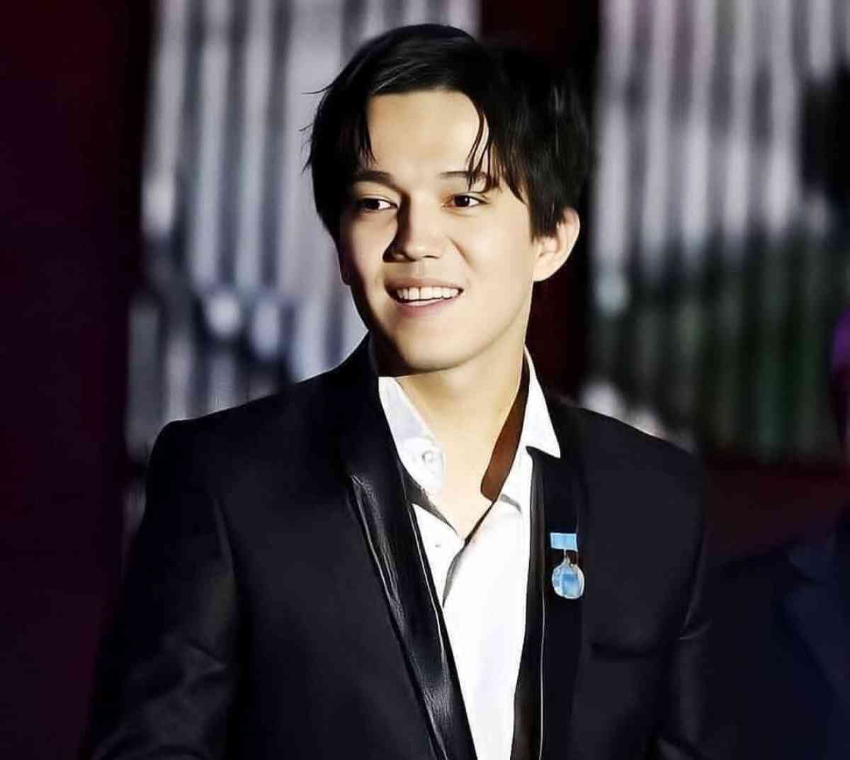 “Қолдау көрсетулеріңізді сұраймын”: Димаш Құдайберген қуанышты жаңалығымен бөлісті