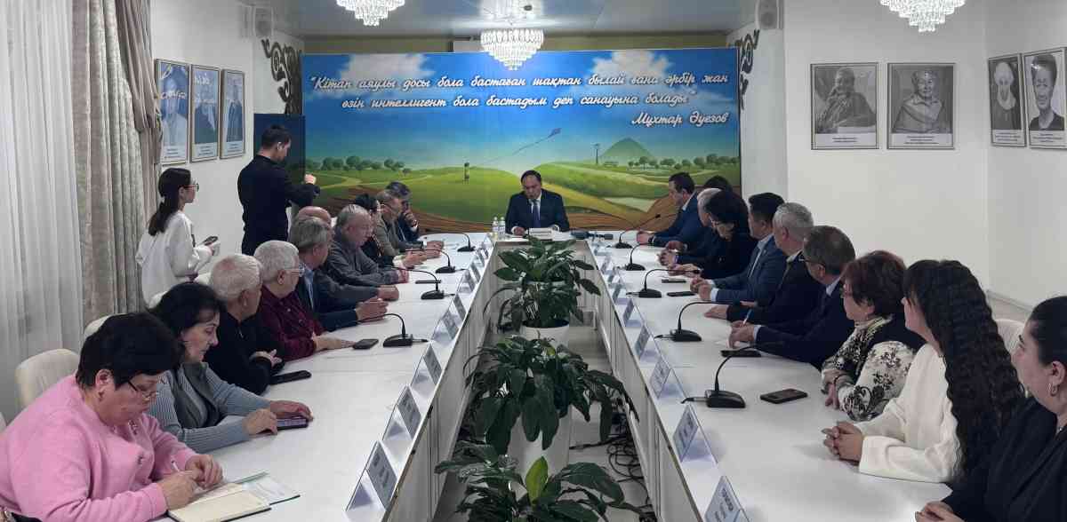 Жамбылда ҚХА мүшелері жаңа Конституция жобасын талқылады