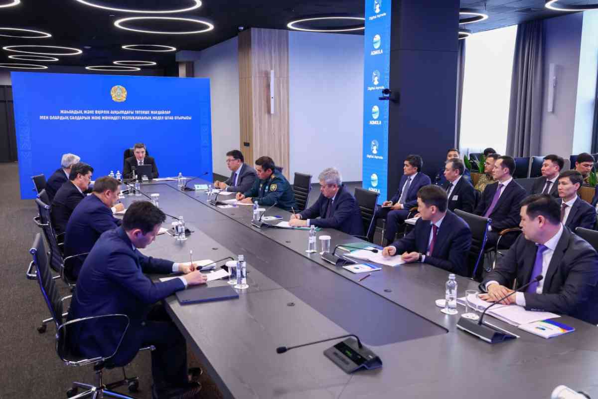 Су тасқынына дайындық: Олжас Бектенов Төтенше жағдайларды жою жөніндегі республикалық жедел штабтың отырысын өткізді