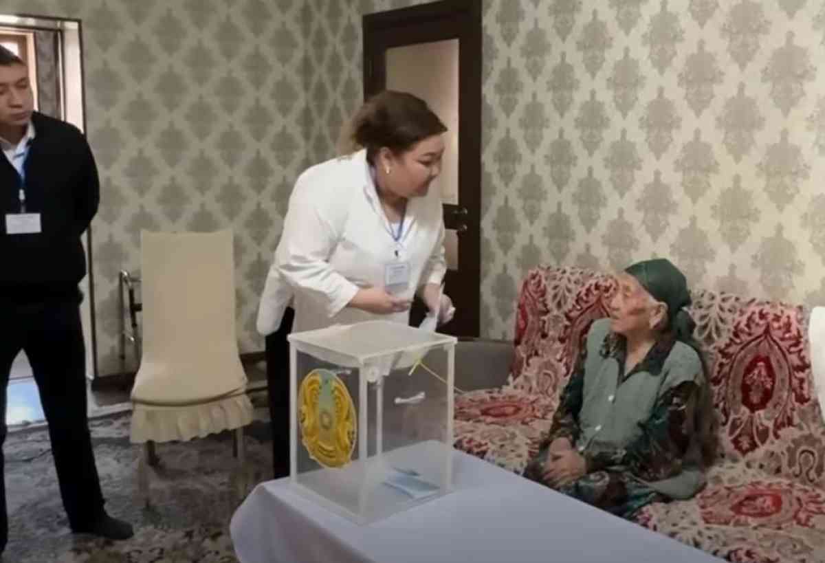 Референдумда 101 жастағы қария дауыс берді