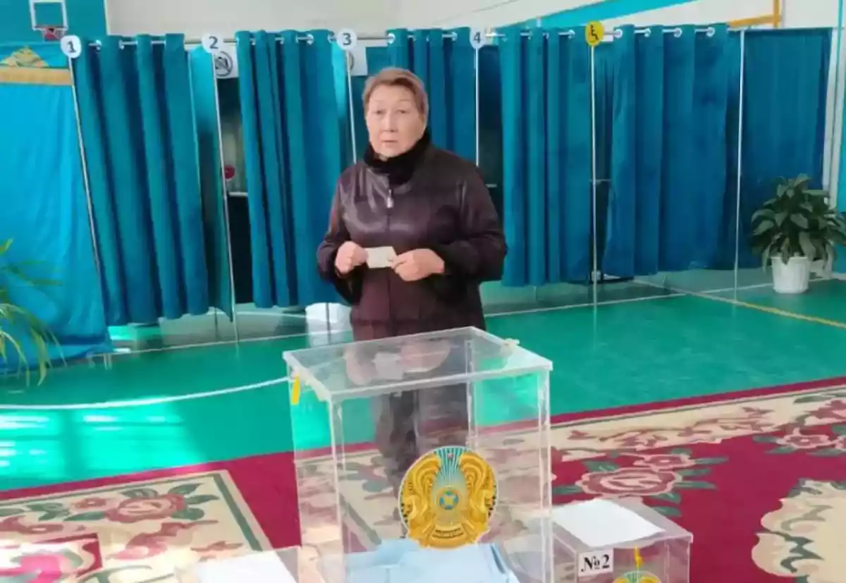 «Конституция» есімді тараздық тұрғын референдумға қатысты