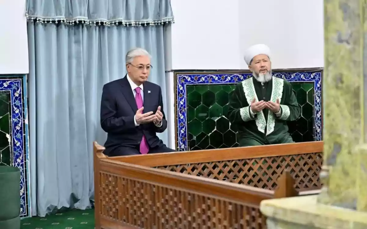 Қасым-Жомарт Тоқаев Қожа Ахмет Ясауи кесенесіне зиярат етті