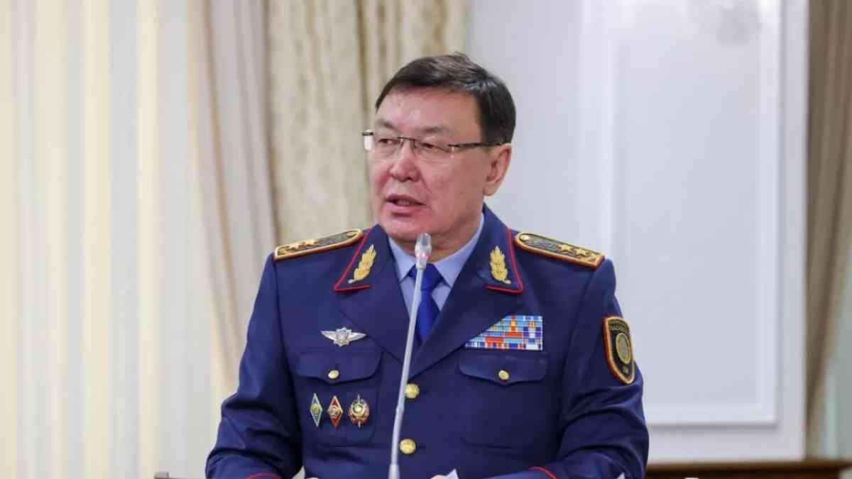 Сенатор жол қозғалысы ережесін бұзушыларға бақылауды күшейтуді ұсынды