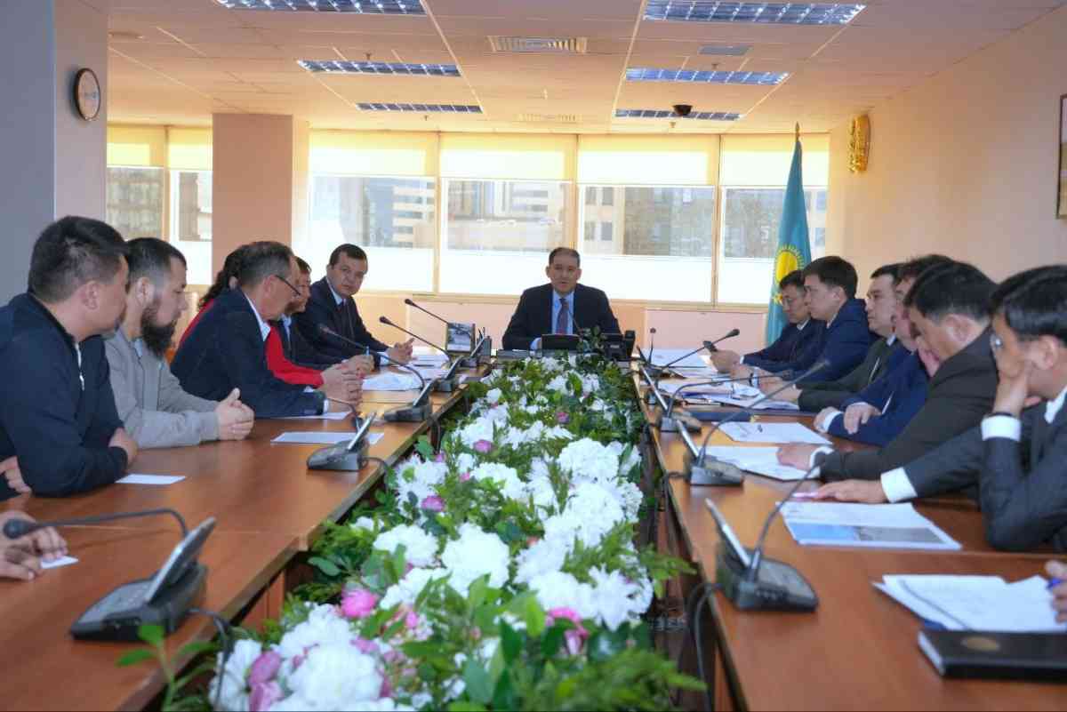 Көлік министрлігінде Жамбылдағы теміржол вокзалдарын жаңғырту жұмыстарының барысы талқыланды