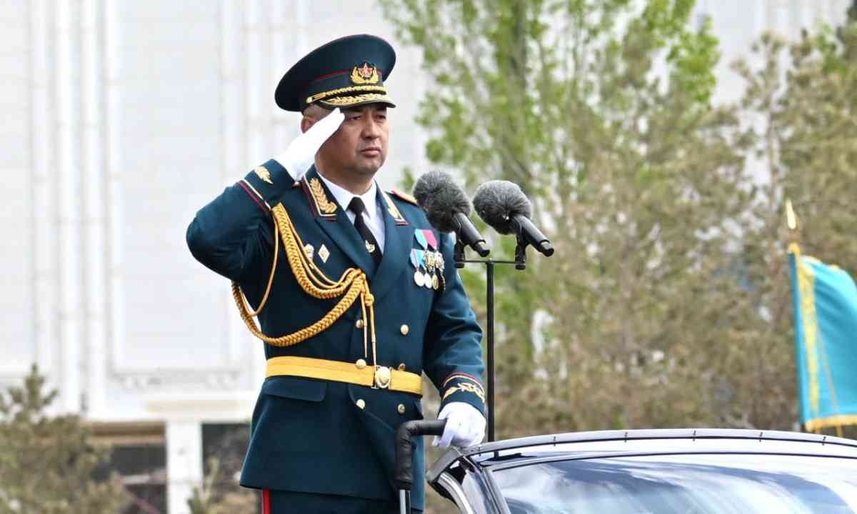 Елімізде Отан қорғаушылар күніне орай әскери шеру өте ме