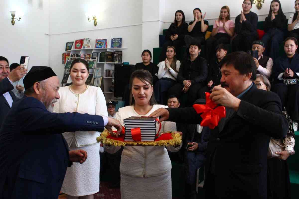 Шорабек Айдаровтың «Жарық сәуе» атты жыр жинағының тұсаукесері өтті