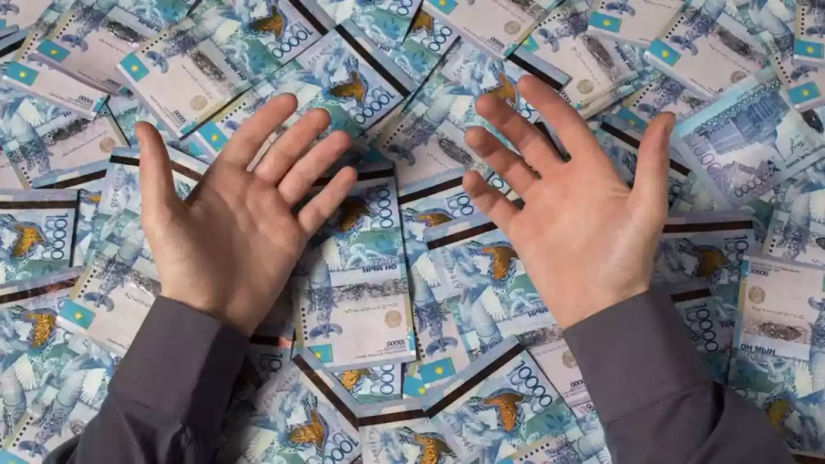 Айлық неге ай соңына жетпейді?