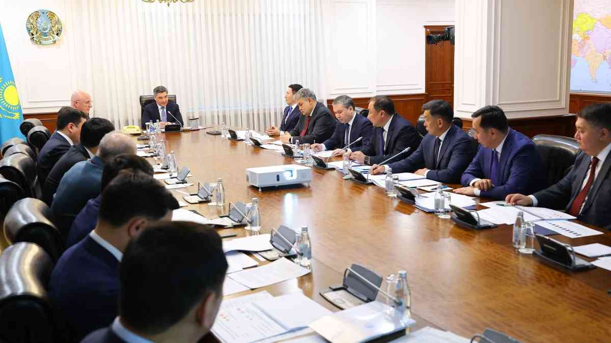 Президент тапсырмасы: Үкіметте транзиттік-көлік саласын дамыту мәселесі қаралды