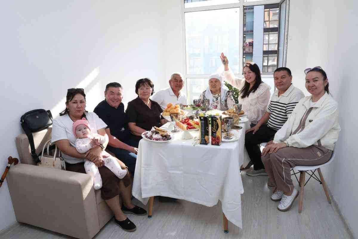 Мемлекет басшысы табыстаған пәтерлерге жас ғалымдар қоныстанды