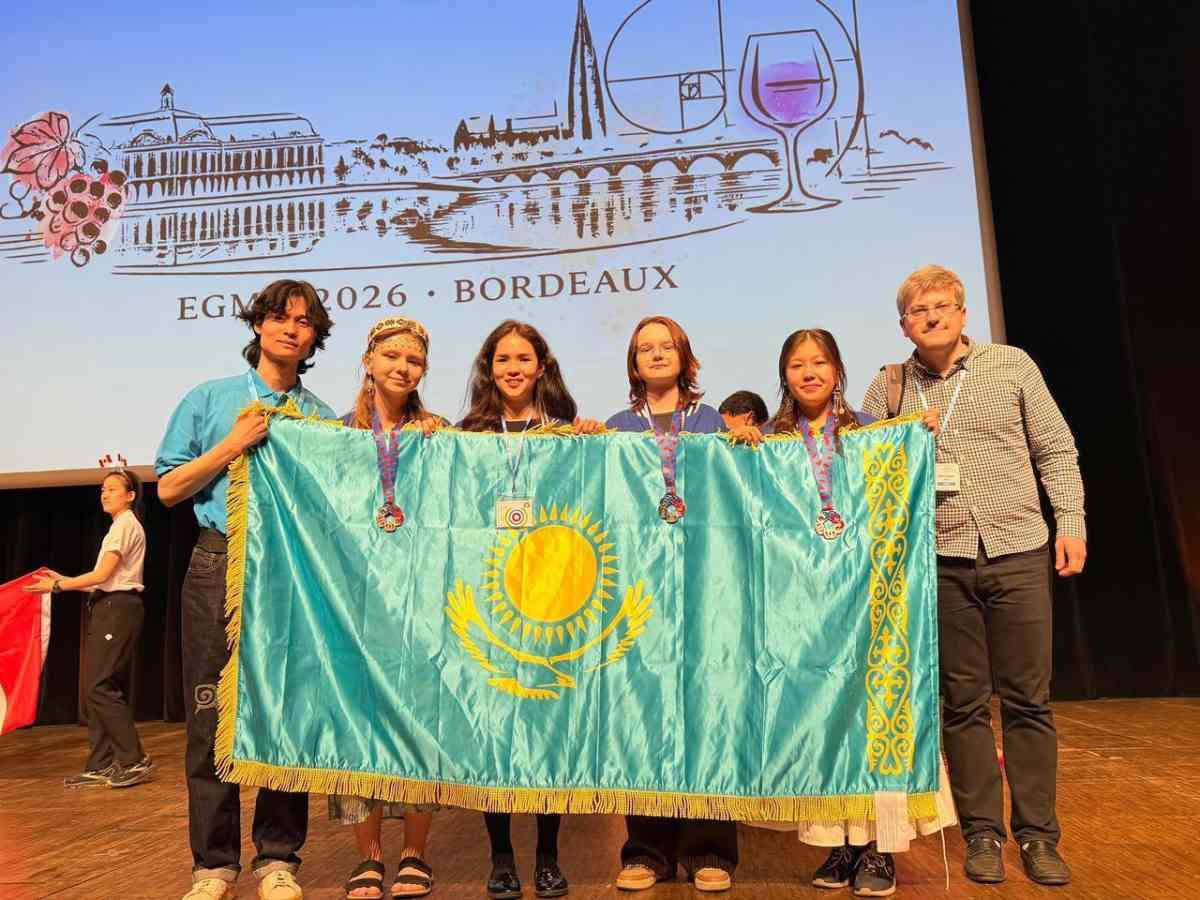 Қазақстандық оқушылар халықаралық математикалық олимпиададан үш бірдей медаль жеңіп алды