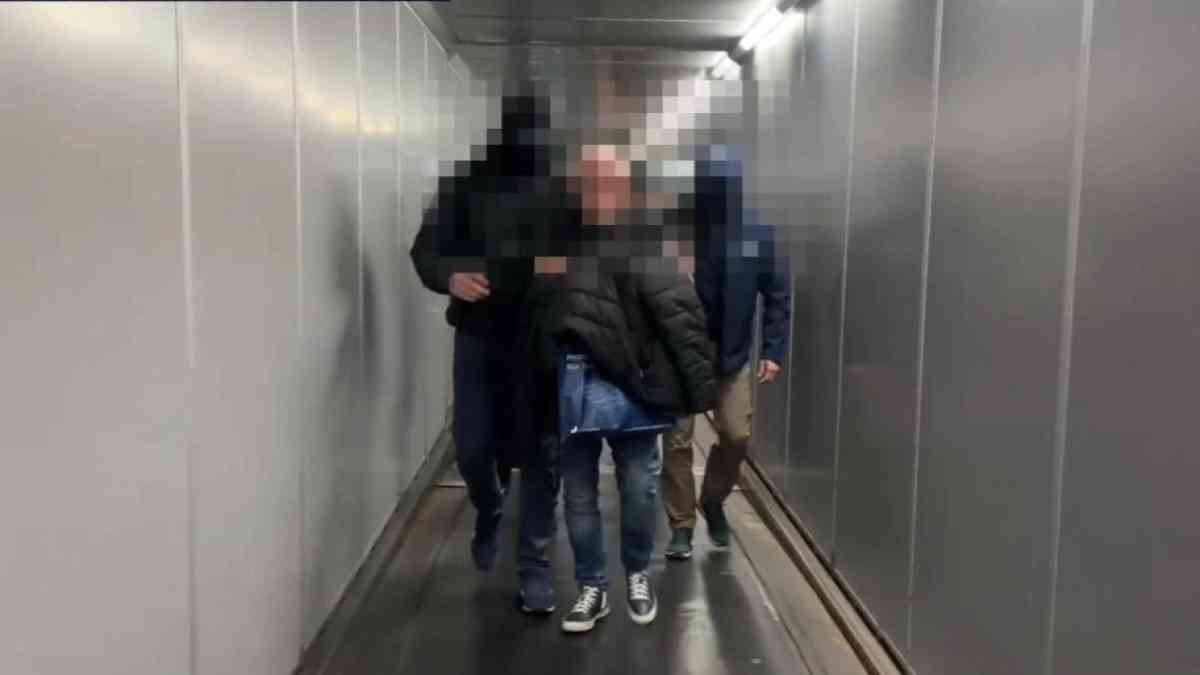 "1 млн доллар жымқырған": 10 жыл іздеуде жүрген күдікті Германияда ұсталды