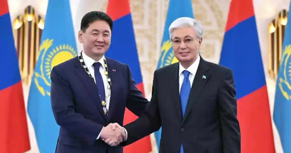 Тоқаев Моңғолия Президентін «Алтын Қыран» орденімен марапаттады