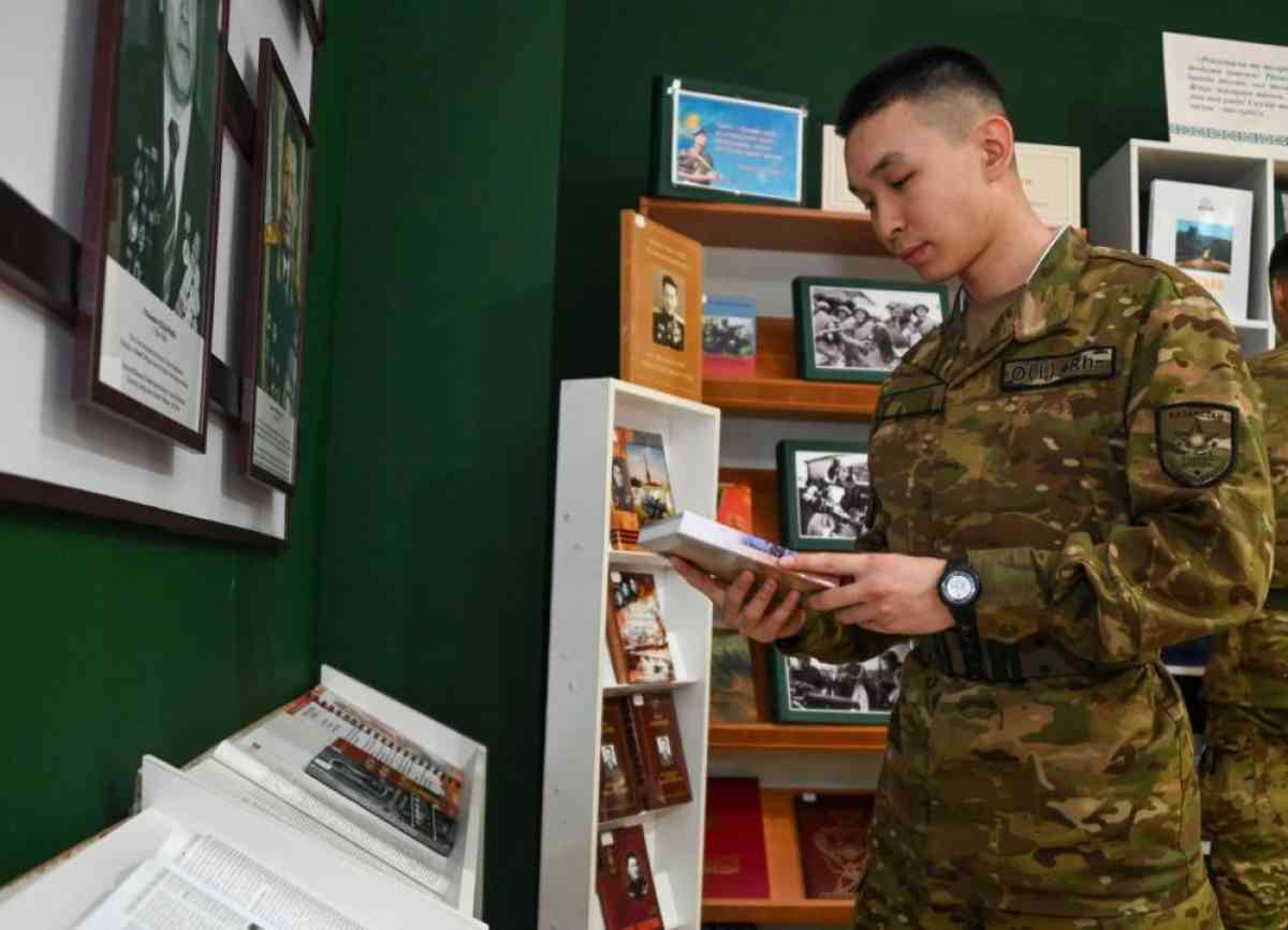 Енді сарбаз қызмет барысында кемінде 5 кітап оқуы тиіс